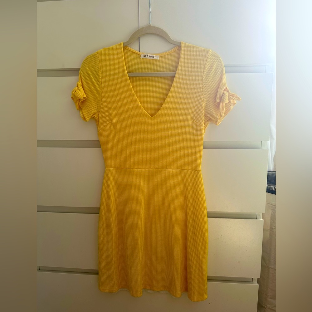 Summer a-line dress! Short sleeved, lined sundress perfect for spring/summer